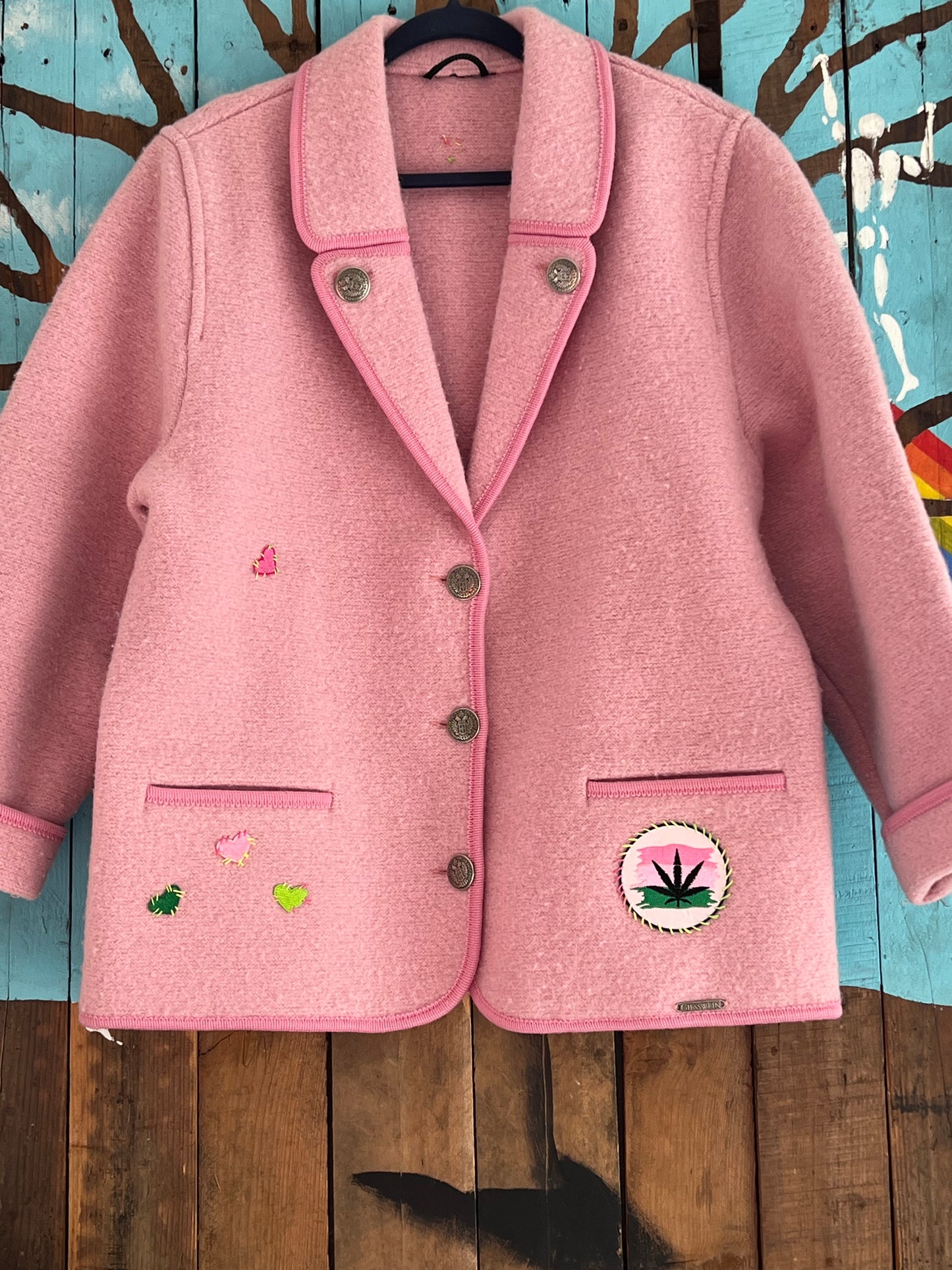 Veste Autrichienne rose PEACE